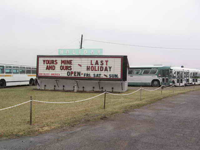 Holiday Auto Theatre - 2006 Photo (newer photo)